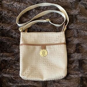 Tommy Hilfiger crossbody